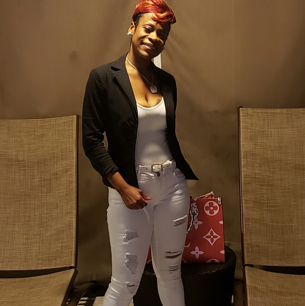 Meet your Posher, Latonya